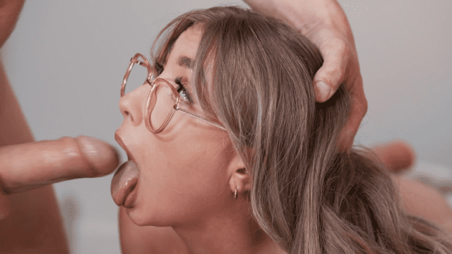 Em gái gạ chịch anh trai khi nghe thấy tiếng làm tình - sevtrb.sbs