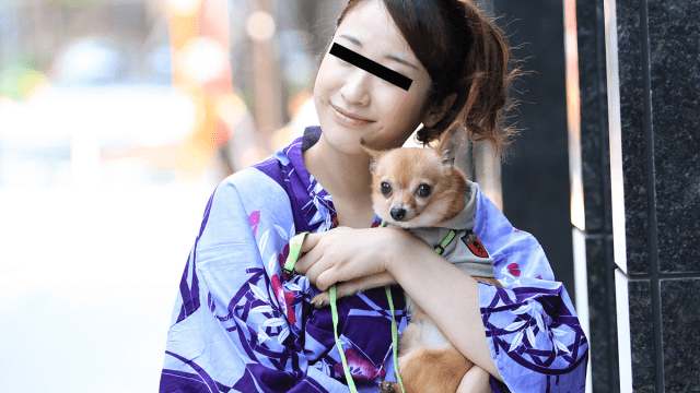 082423_01 - Người đẹp mặc yukata dắt chó đi dạo - sevtrb.sbs