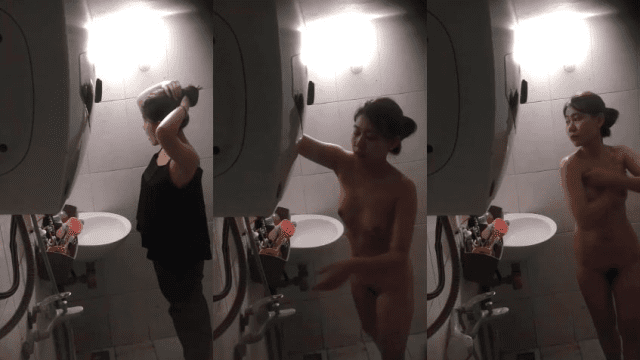 Thêm 1 em xinh gái dáng ngon đi tắm bị quay lén - sevtrb.sbs