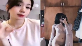 Xinh gái phải dùng đồ chơi tình dục mới khoái