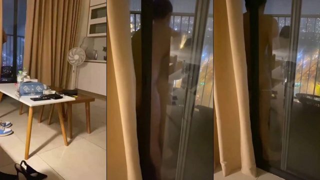 Thằng bạn đưa ghệ ra ban công chung cư chịch em nó rên cả tòa nhà nghe thấy - sevtrb.sbs